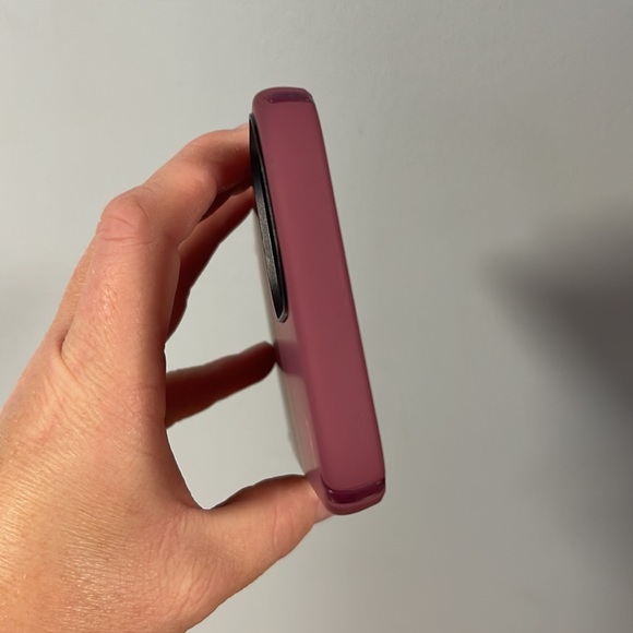 Speck IPhone 12 Pro Max purple case - Picture 4 of 6